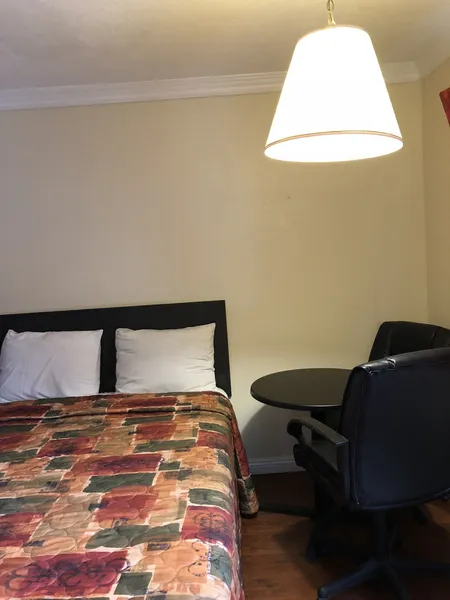 Travelers Inn hotel detail image 6
