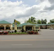 Golden Manor Inn & Suites hotel detail image 3