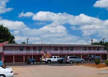 American Inn & Suites Childress hotel thumbnail 3