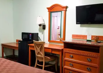 American Inn & Suites Childress hotel thumbnail 6