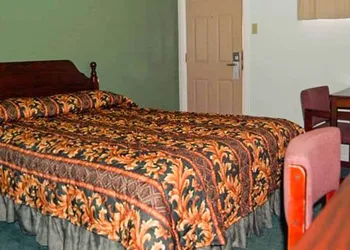 American Inn & Suites Childress hotel thumbnail 8