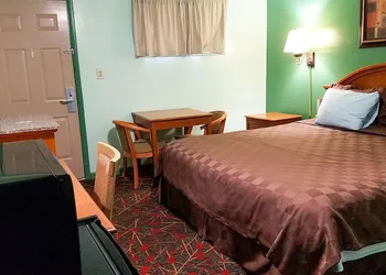American Inn & Suites Childress hotel thumbnail 6