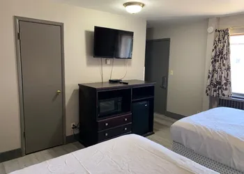 Stadium View Inn hotel thumbnail 6