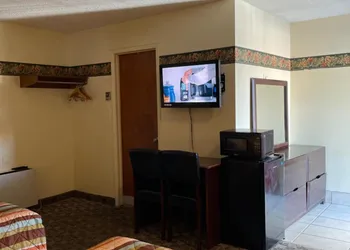 Scottish Inn Near the Falls and Casino hotel thumbnail 7