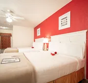 Island Sun Inn & Suites - Historic Venice & Beach Getaway hotel detail image 5