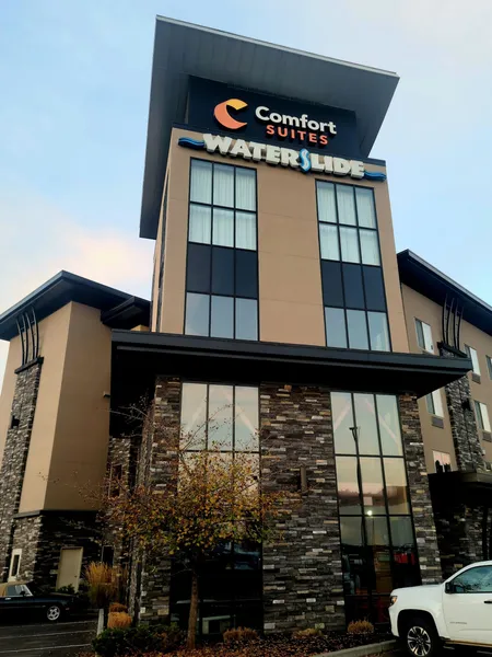 Comfort Suites Kelowna hotel detail image 2