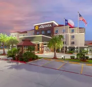 La Quinta Inn & Suites by Wyndham Houston Channelview hotel detail image 3