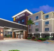 La Quinta Inn & Suites by Wyndham Houston Channelview hotel detail image 4