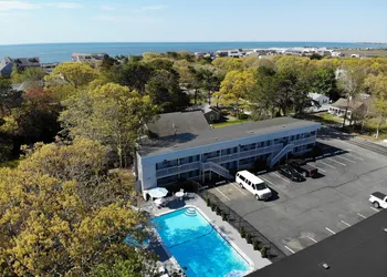 Ocean Breeze Motel hotel thumbnail 3