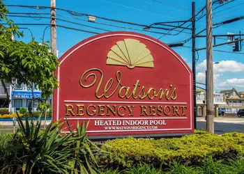 Watson's Regency Suites hotel thumbnail 8