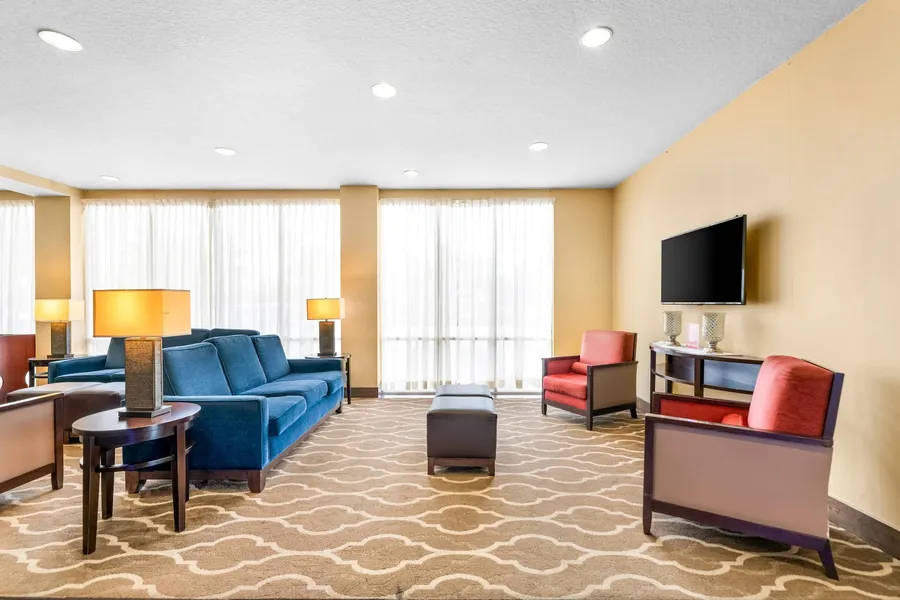 Comfort Suites Orlando Airport hotel detail image 2