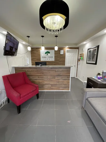 Oak Tree Inn hotel detail image 6