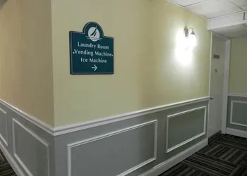 Biscayne Suites hotel thumbnail 7
