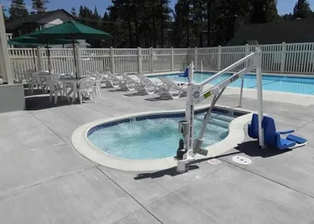 Bay Meadows Resort hotel thumbnail 6