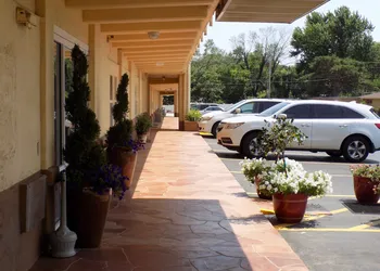 Virginia Inn hotel thumbnail 2