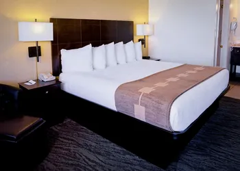Pines Inn & Suites hotel thumbnail 5