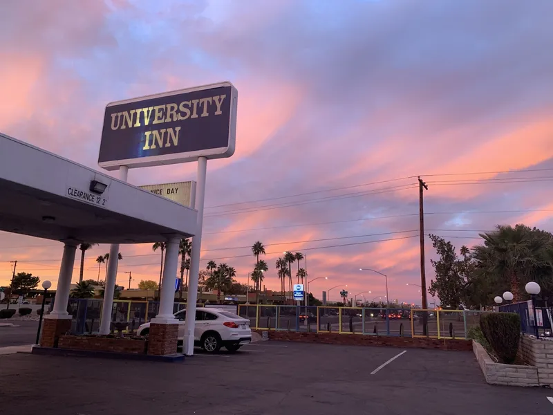 University Inn hotel detail image 6