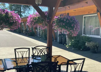 Riverside Motel hotel thumbnail 2