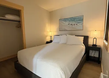 Royalty Maples Motel & Cottages hotel thumbnail 3