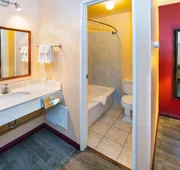 Econo Lodge Edson hotel detail image 7