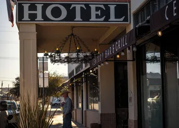 The Holland Hotel hotel thumbnail 3
