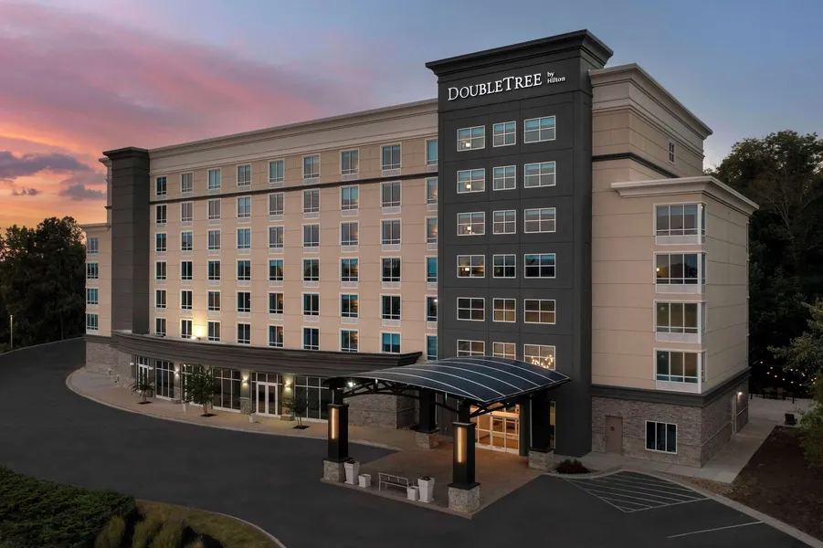 Doubletree by Hilton Chattanooga Hamilton Place hotel detail image 2