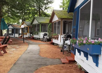 Weirs Beach Motel and Cottages hotel thumbnail 2