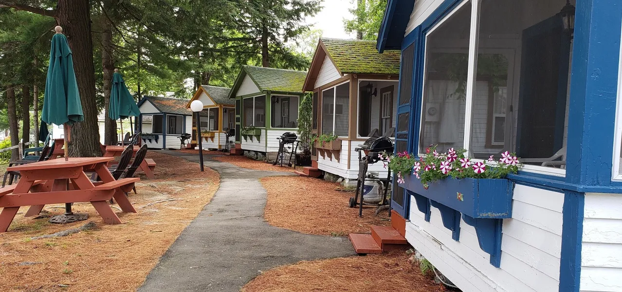 Weirs Beach Motel and Cottages hotel detail image 2