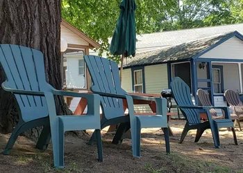 Weirs Beach Motel and Cottages hotel thumbnail 3