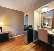 Royal Inn & Suites hotel detail image 3