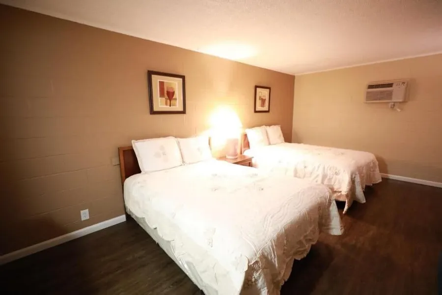 Royal Inn & Suites hotel detail image 6