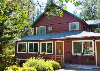Yosemite Riverside Inn hotel thumbnail 2