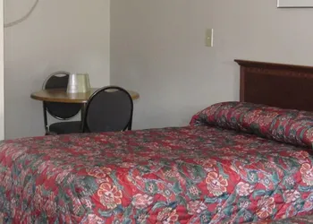 Budget Motor Inn - Mahopac hotel thumbnail 4