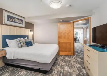 Beacon Pointe on Lake Superior hotel thumbnail 8