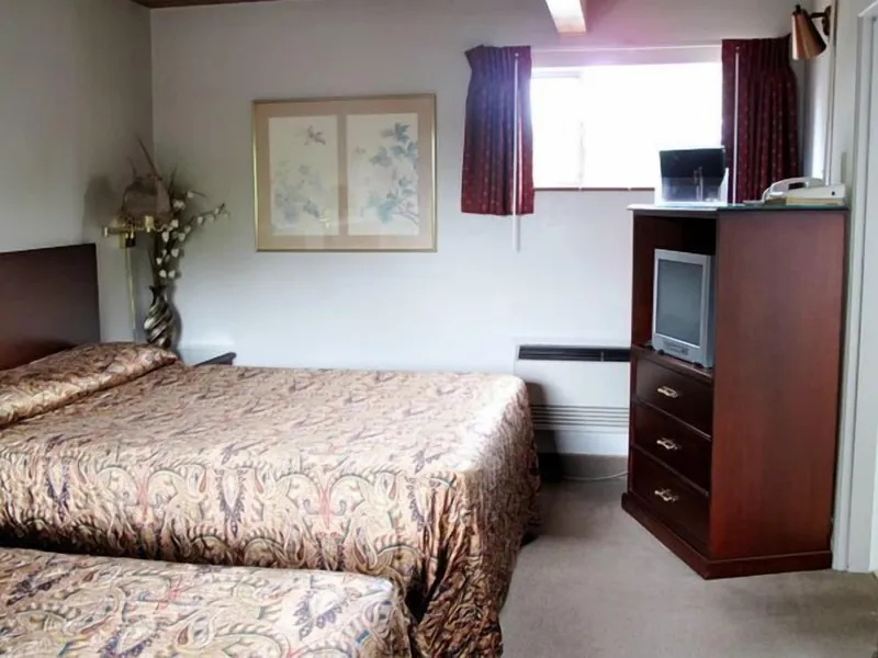 Hudson Manor Inn hotel detail image 2