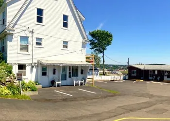Hillside Motel hotel thumbnail 3