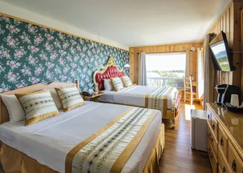 Hotel La Roche Pleureuse hotel thumbnail 6