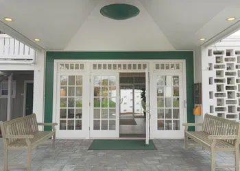 East Hampton House Resort hotel thumbnail 2