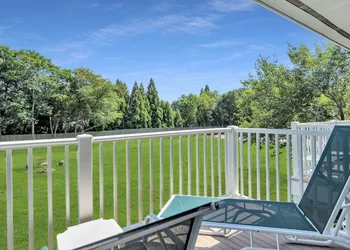 East Hampton House Resort hotel thumbnail 6