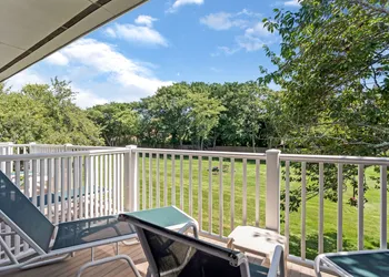 East Hampton House Resort hotel thumbnail 8
