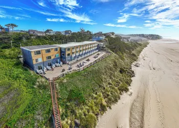 Sailor Jack's Oceanfront Inn hotel thumbnail 3