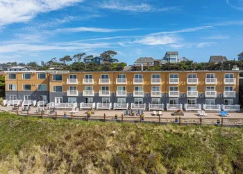 Sailor Jack's Oceanfront Inn hotel thumbnail 5