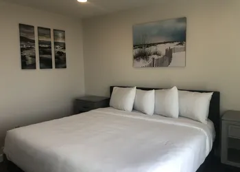 Sailor Jack's Oceanfront Inn hotel thumbnail 3