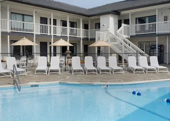 A Wave Inn hotel thumbnail 7