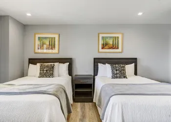 A Wave Inn hotel thumbnail 8