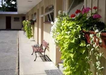 Sunset Motor Inn hotel thumbnail 5