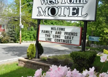 West Point Motel hotel thumbnail 2