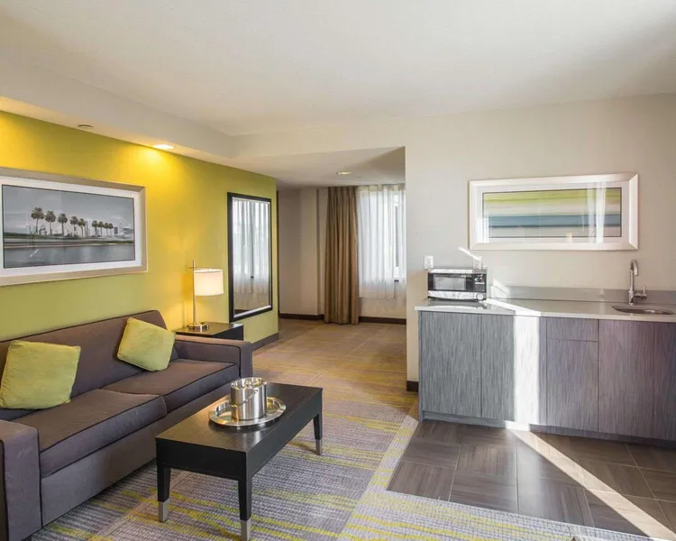 Comfort Suites Miami Airport North hotel detail image 6