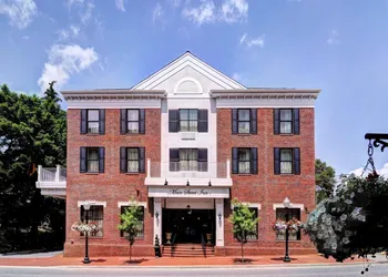 Main Street Inn hotel thumbnail 6