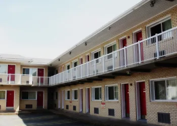 Lake City Motel hotel thumbnail 2